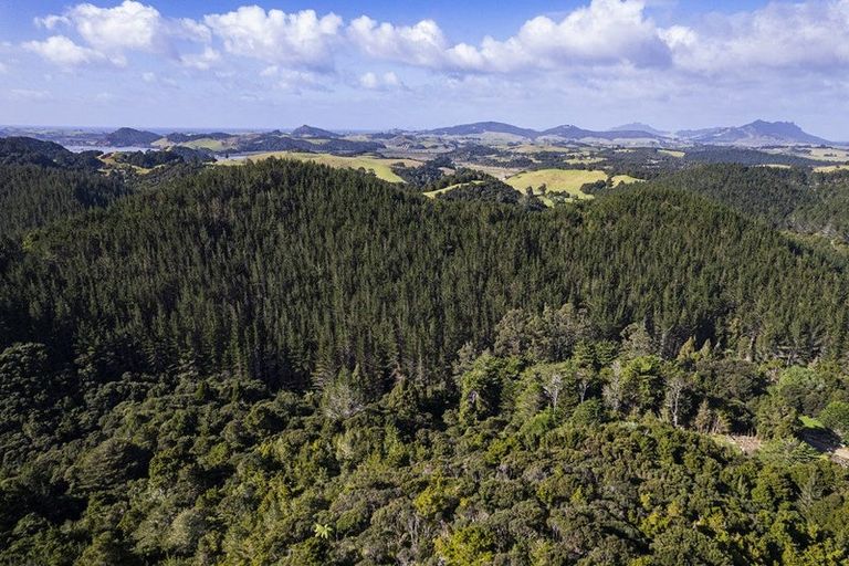 Photo of property in 74 Waiparera Road, Parua Bay, 0192