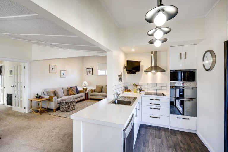 Photo of property in 206 Lyndon Road West, Hastings, 4122