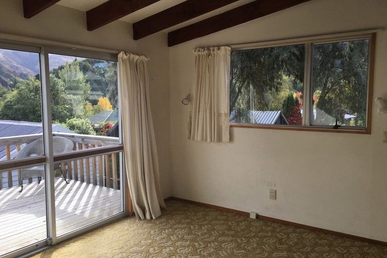 Photo of property in 32 Wiltshire Street, Arrowtown, 9302