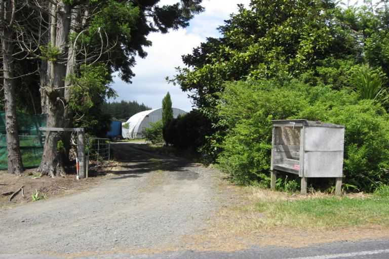 Photo of property in 228 Boord Crescent, Kumeu, 0891