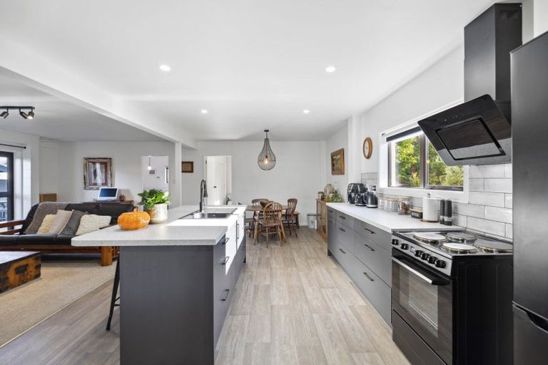 Photo of property in 239 Mapara Road, Acacia Bay, Taupo, 3385