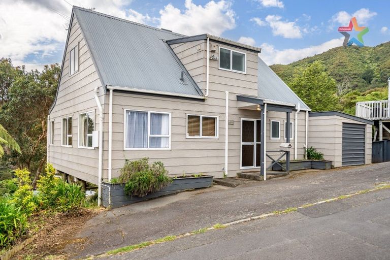 Photo of property in 21 Kerkwall Drive, Naenae, Lower Hutt, 5011