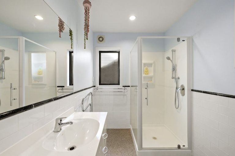 Photo of property in 191 Marine Parade, Seatoun, Wellington, 6022