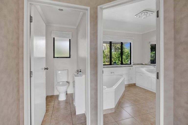 Photo of property in 311 Croydon Road, Midhirst, Stratford, 4394