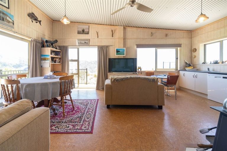 Photo of property in 180 Totaranui Road, Wainui Bay, Takaka, 7183