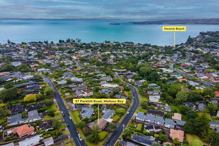 Photo of property in 37 Parkhill Road, Mellons Bay, Auckland, 2014