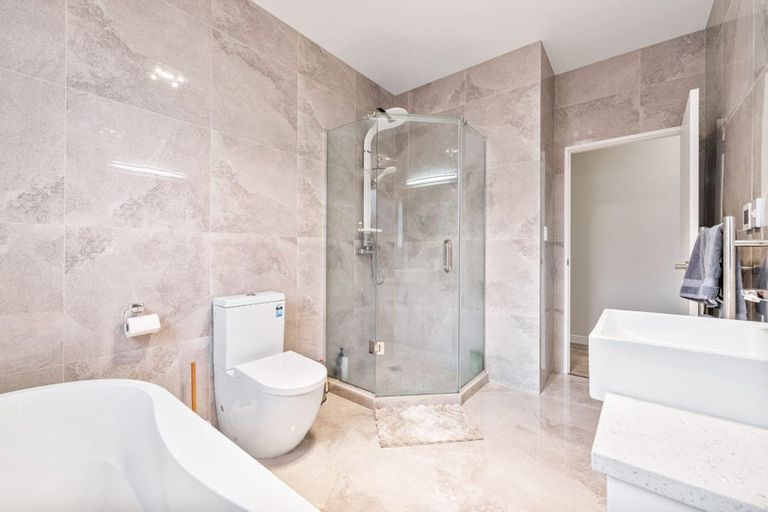 Photo of property in 4 Lewis Younie Road, Kumeu, 0810