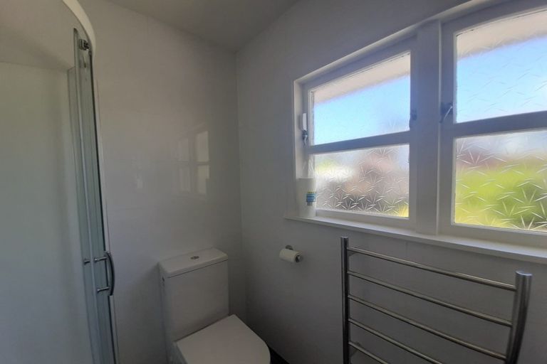 Photo of property in 2/48a Northboro Road, Belmont, Auckland, 0622