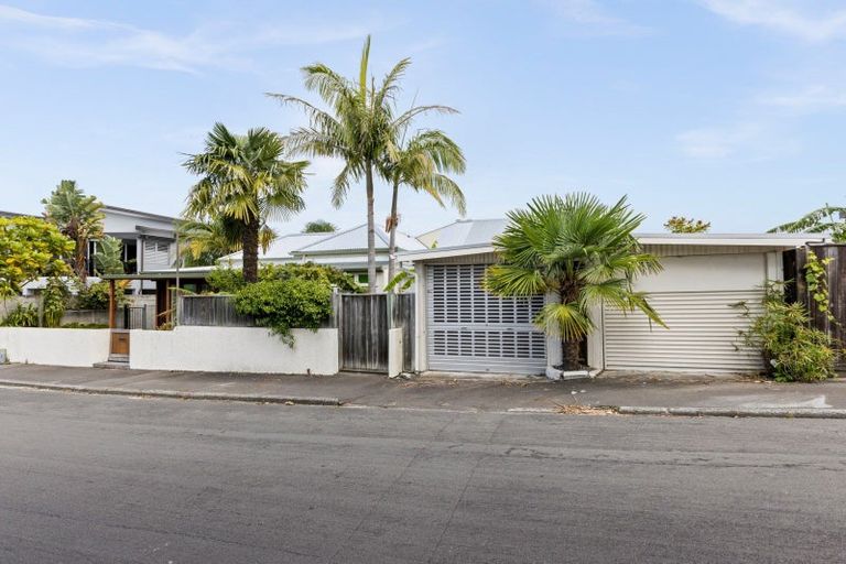 Photo of property in 35 Hospital Terrace, Hospital Hill, Napier, 4110