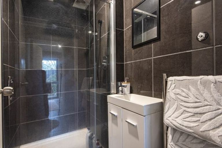 Photo of property in 52 Onerahi Road, Onerahi, Whangarei, 0110