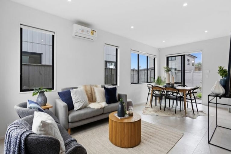 Photo of property in 9 Adlam Lane, Takanini, 2112