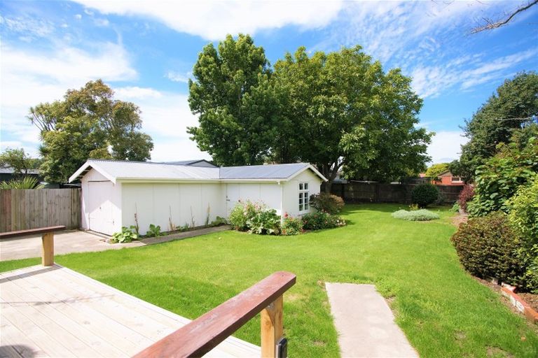 Photo of property in 72 Cutts Road, Russley, Christchurch, 8042