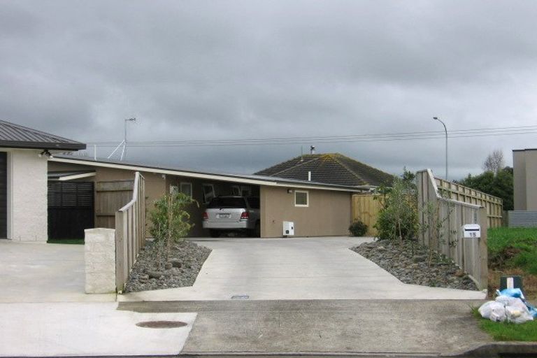 Photo of property in 15 Sunshine Place, Kelvin Grove, Palmerston North, 4414
