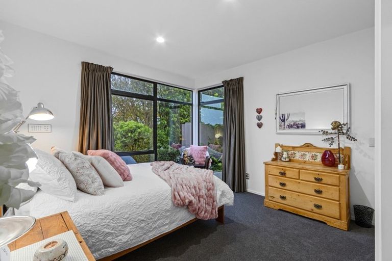 Photo of property in 18 Harry Ell Drive, Cashmere, Christchurch, 8022