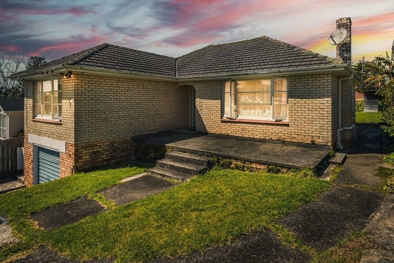 Photo of property in 58 Hutchinson Avenue, New Lynn, Auckland, 0600