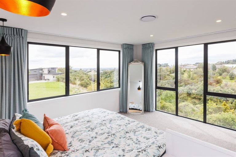 Photo of property in 18 Silkwood Place, Fitzherbert, Palmerston North, 4410