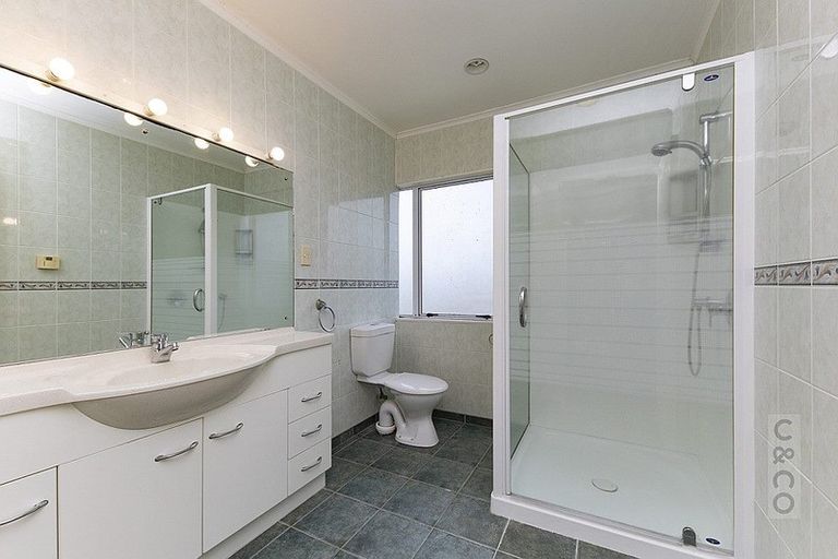 Photo of property in 34 Hugh Green Drive, Pinehill, Auckland, 0632