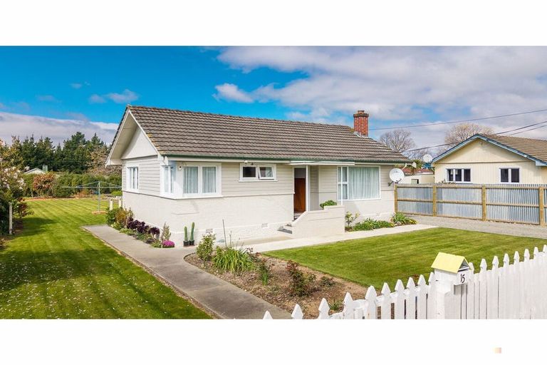 Photo of property in 15 Edward Street, Waimate, 7924