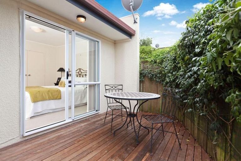 Photo of property in 2/11 Thurston Place, Bucklands Beach, Auckland, 2012