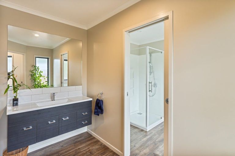 Photo of property in 25 Angus Way, Nikau Valley, Paraparaumu, 5032