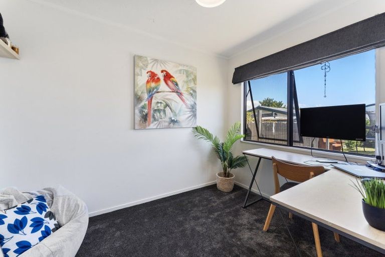 Photo of property in 23 Pukeko Street, Paraparaumu, 5032