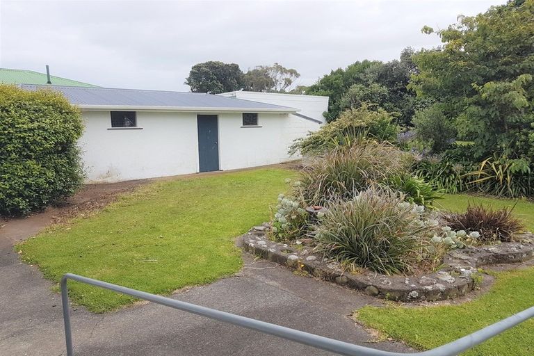 Photo of property in 33 Fox Street, Opunake, 4616