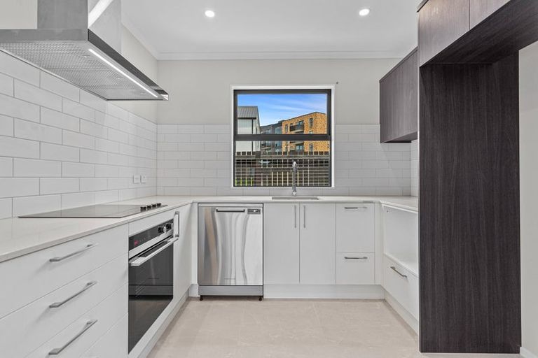 Photo of property in 5 Te Rito Road, Hobsonville, Auckland, 0616