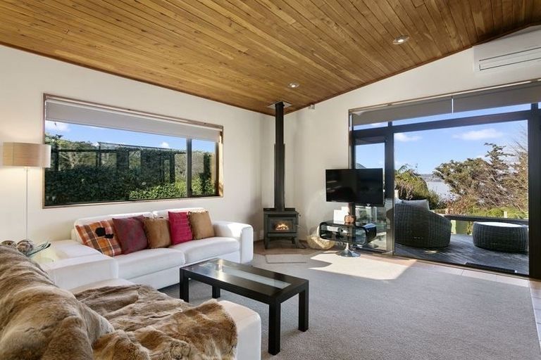 Photo of property in 22 Ewing Grove, Acacia Bay, Taupo, 3330