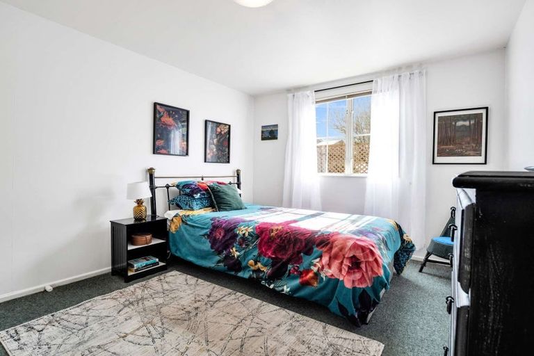 Photo of property in 16 Rangiwhea Road, Waiuku, 2123