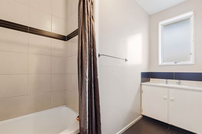 Photo of property in 2/11 Rutherford Street, Woolston, Christchurch, 8023