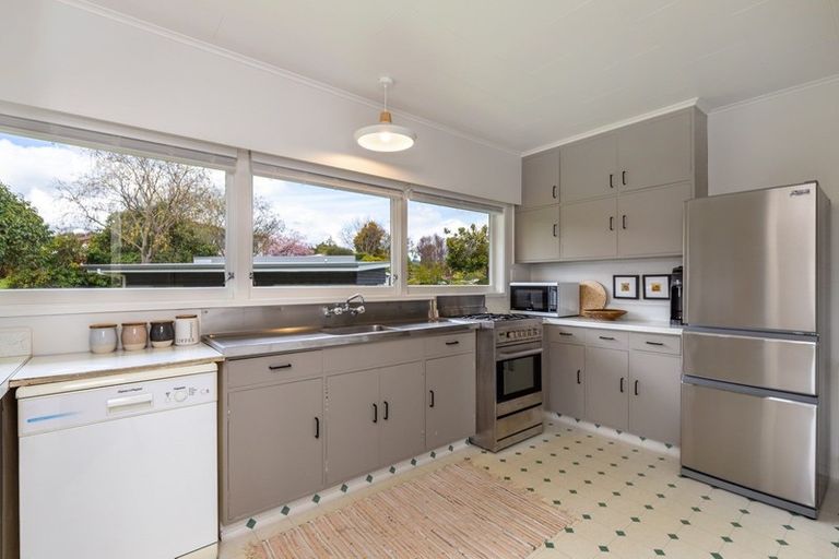 Photo of property in 9 Wall Street, Waipahihi, Taupo, 3330