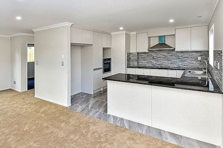 Photo of property in 3b Greers Road, Weymouth, Auckland, 2103