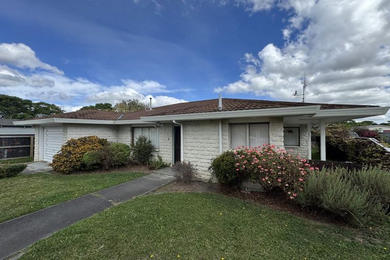Photo of property in 100 Maxwells Line, Awapuni, Palmerston North, 4412