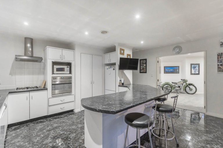 Photo of property in 27 Millennium Hill, Paraparaumu, 5032