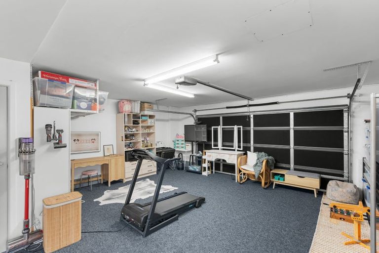 Photo of property in 21 Woodstock Place, Russley, Christchurch, 8042