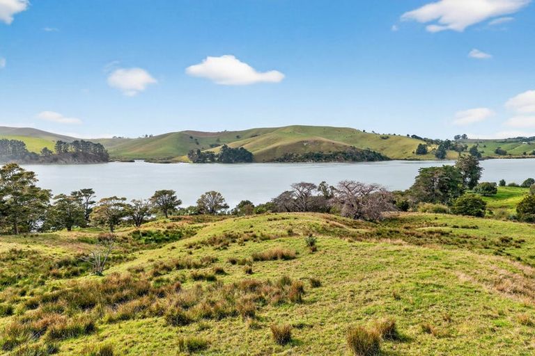 Photo of property in 397 Pahi Road, Pahi, Paparoa, 0571