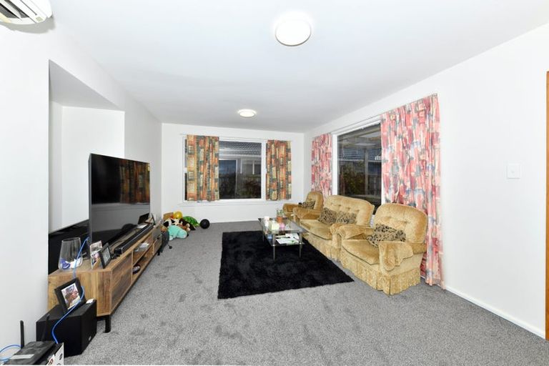 Photo of property in 39 Kathleen Crescent, Hornby, Christchurch, 8042