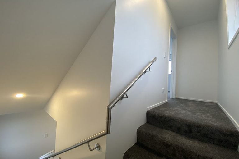 Photo of property in 1/2 Hood Street, Mount Victoria, Wellington, 6011