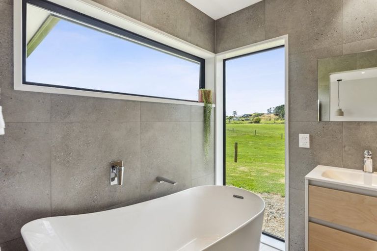 Photo of property in 39 Sandown Road, Te Horo Beach, Otaki, 5581