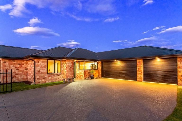 Photo of property in 10 Dunaverty Place, Broomfield, Christchurch, 8042