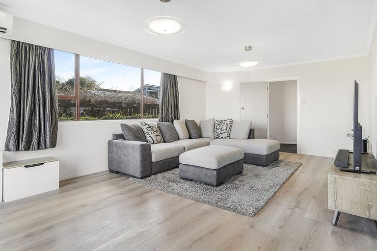 Photo of property in 54 Morrow Avenue, St Andrews, Hamilton, 3200