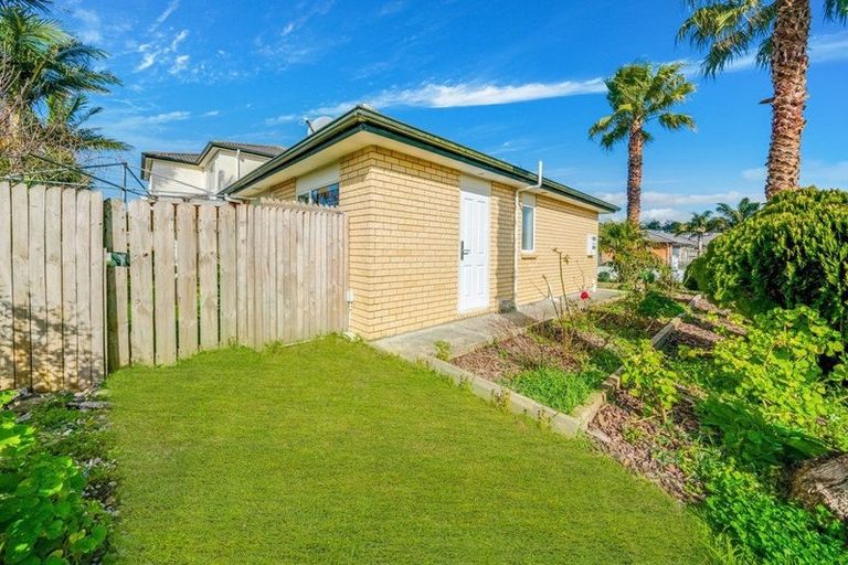 Photo of property in 2 Dunaff Place, Flat Bush, Auckland, 2019