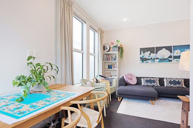 Photo of property in 28 Stanley Street, Berhampore, Wellington, 6023