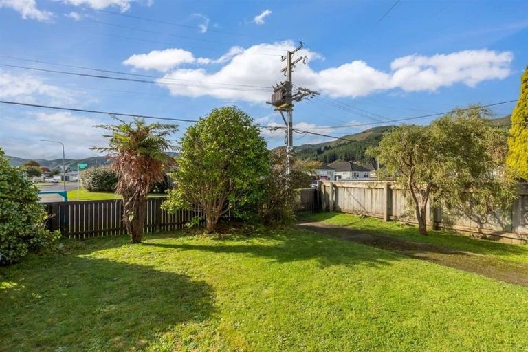 Photo of property in 28 Norfolk Street, Wainuiomata, Lower Hutt, 5014