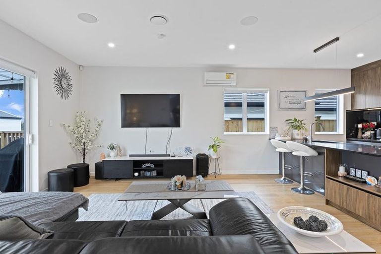 Photo of property in 39 Farranfore Road, Opaheke, Papakura, 2113