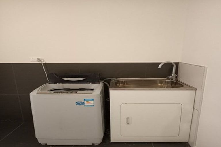 Photo of property in 2/1 June Place, Hamilton East, Hamilton, 3216