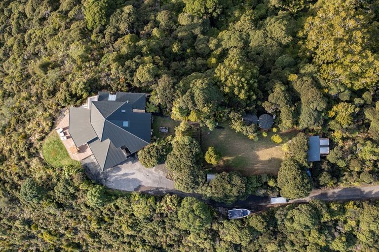 Photo of property in 43a Te Ahuahu Road, Piha, New Lynn, 0772