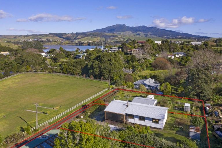 Photo of property in 13b East Street, Raglan, 3225