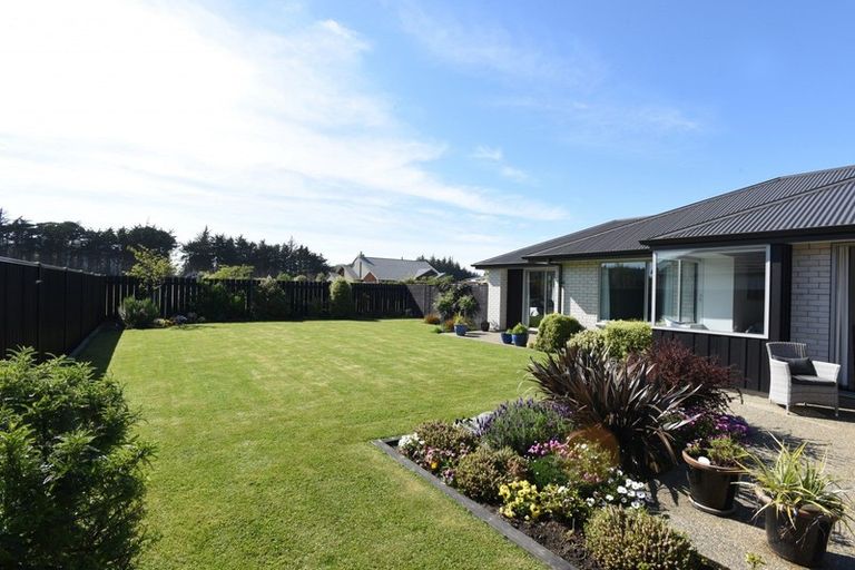 Photo of property in 28 Northside Drive, Waikiwi, Invercargill, 9810