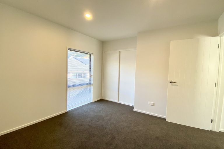 Photo of property in 10 Wheatsheaf Lane, Heathcote Valley, Christchurch, 8022